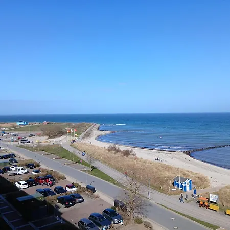Meereszauber Mit Strandkorb In Der Saison *