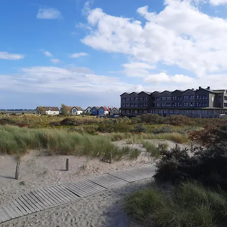 Meereszauber Mit Strandkorb In Der Saison *